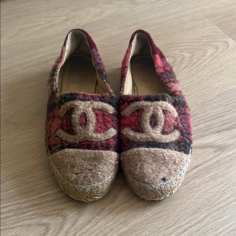 Chanel Espadrilles Red and Tan Plaid Size 36